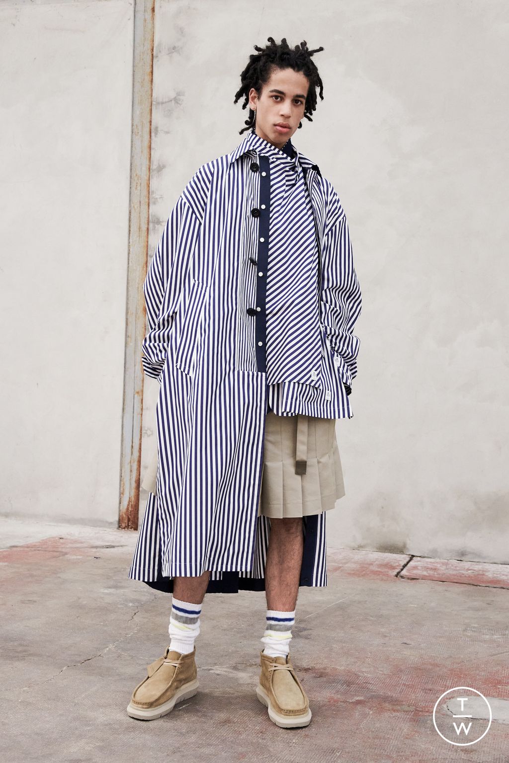 Fashion Week Paris Resort 2023 look 33 from the Sacai collection menswear