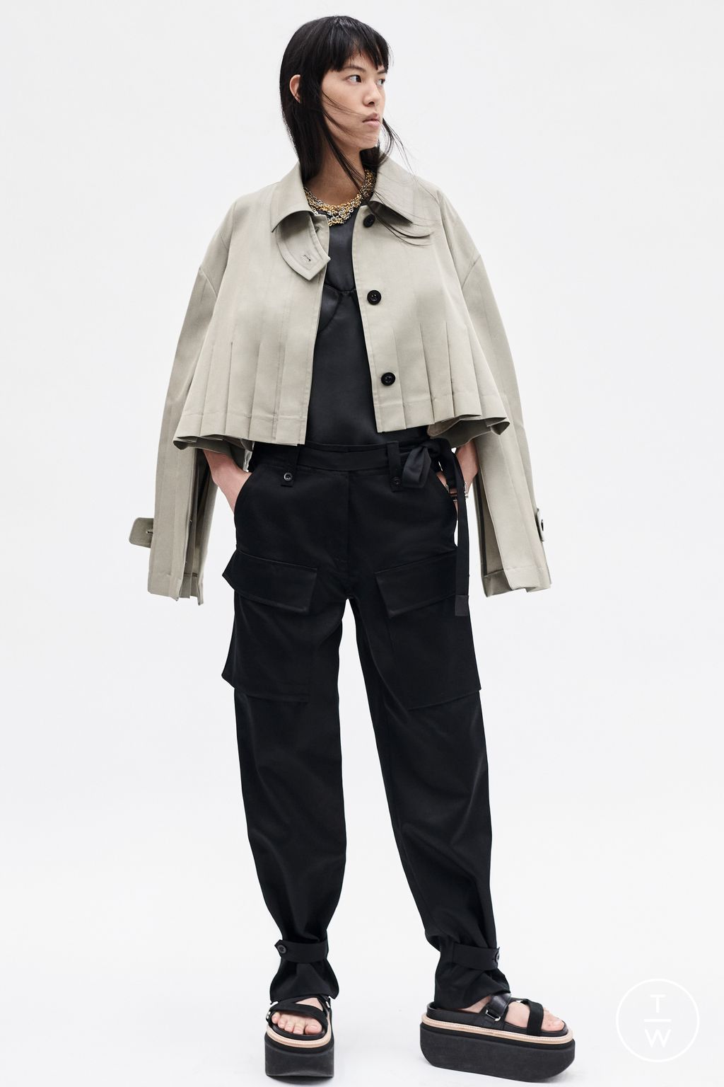 Fashion Week Paris Resort 2023 look 35 from the Sacai collection 女装