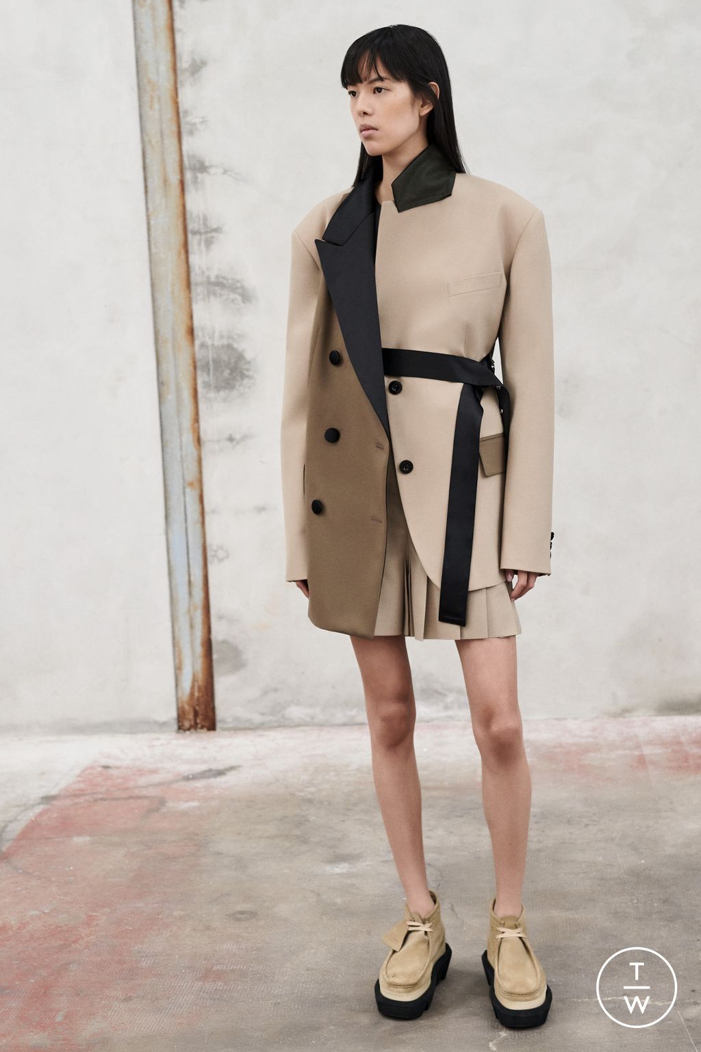 Fashion Week Paris Resort 2023 look 37 from the Sacai collection womenswear