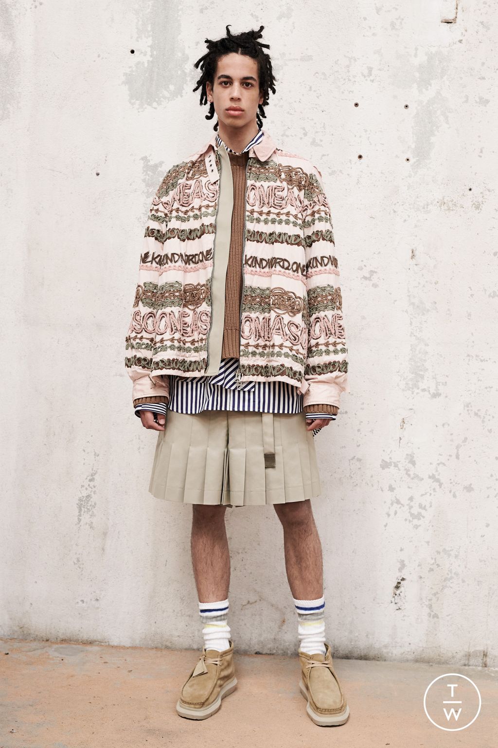 Fashion Week Paris Resort 2023 look 39 from the Sacai collection menswear