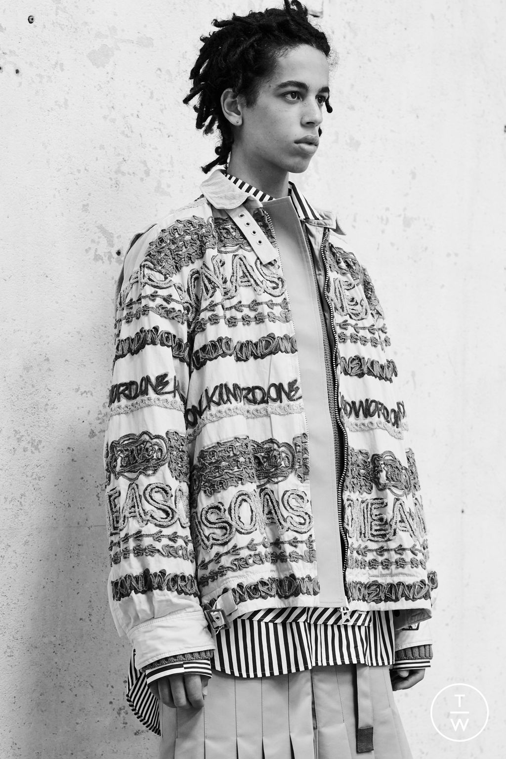 Fashion Week Paris Resort 2023 look 40 from the Sacai collection menswear