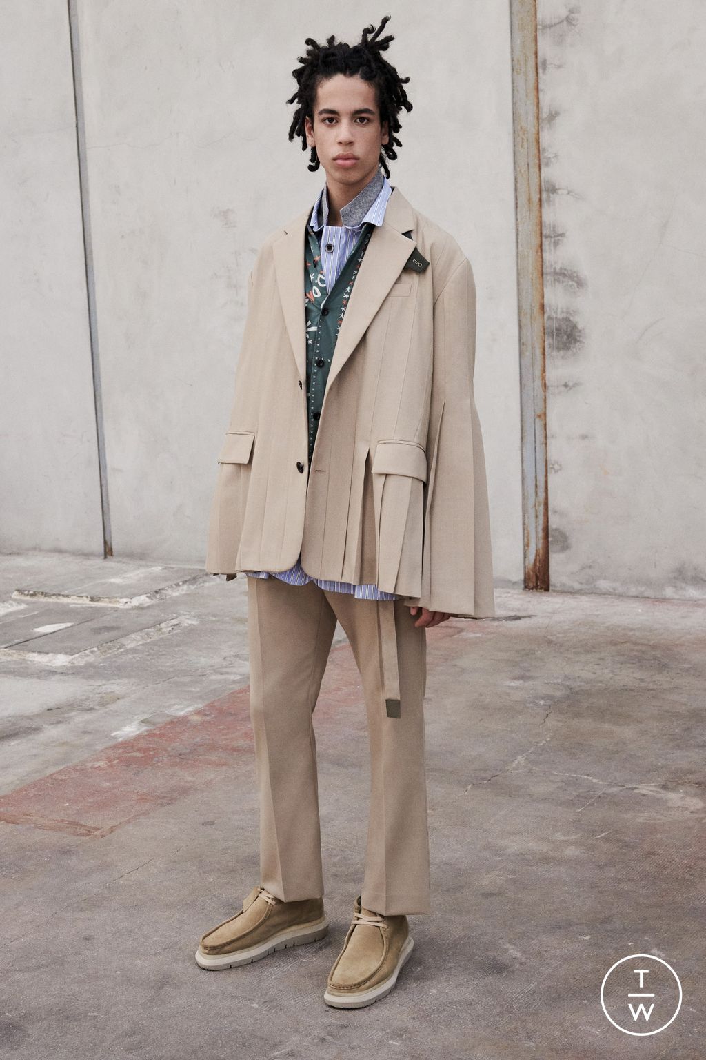 Fashion Week Paris Resort 2023 look 41 from the Sacai collection menswear