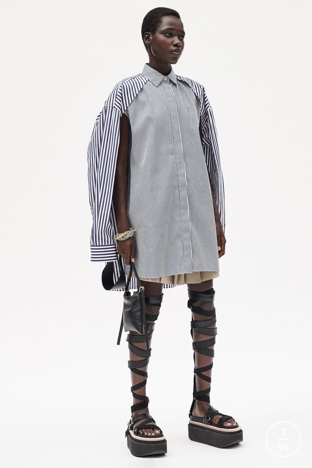 Fashion Week Paris Resort 2023 look 43 from the Sacai collection 女装
