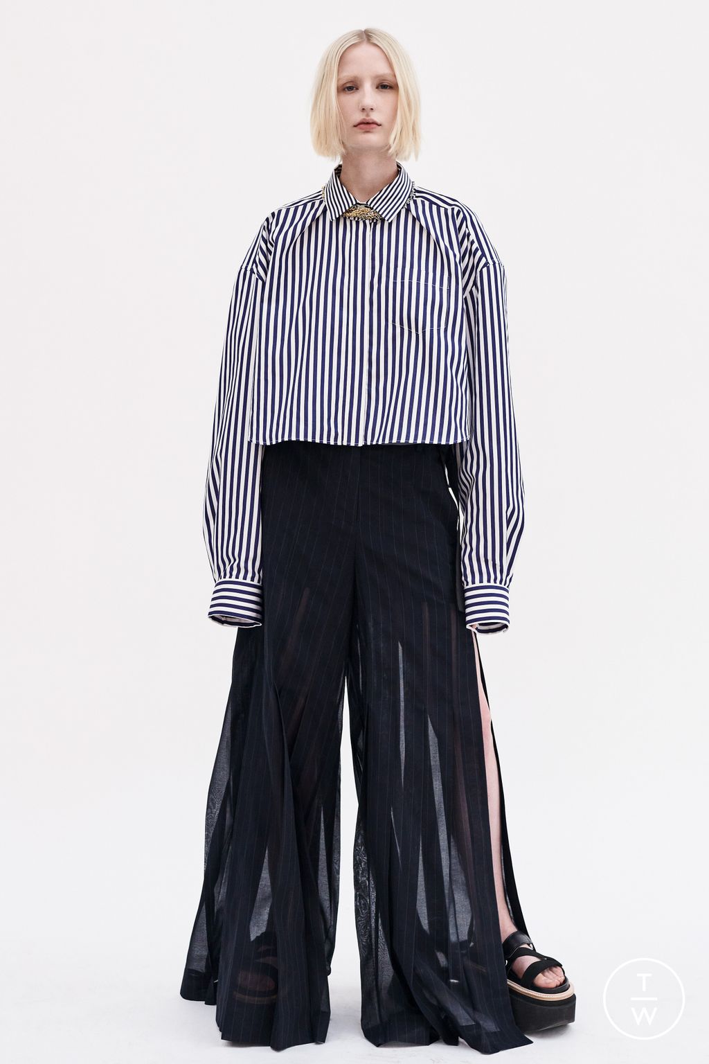 Fashion Week Paris Resort 2023 look 55 from the Sacai collection womenswear