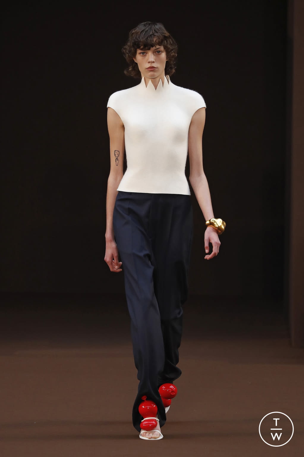 Fashion Week Paris Fall/Winter 2022 look 12 de la collection Loewe womenswear