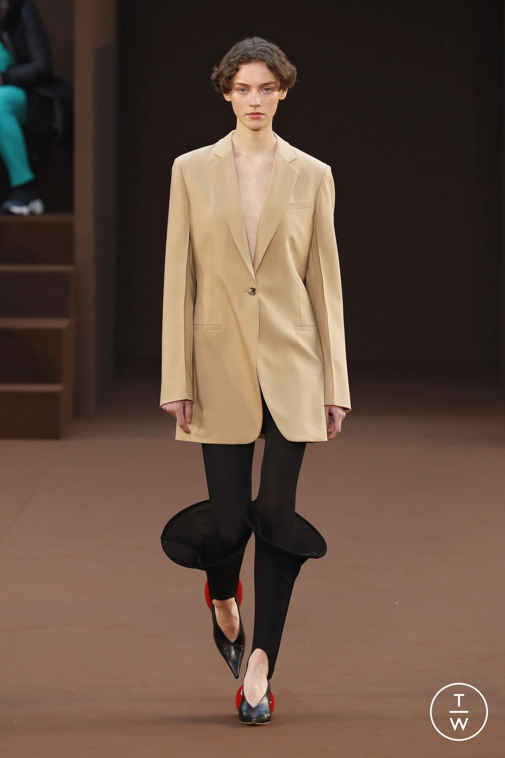 Fashion Week Paris Fall/Winter 2022 look 35 from the Loewe collection womenswear