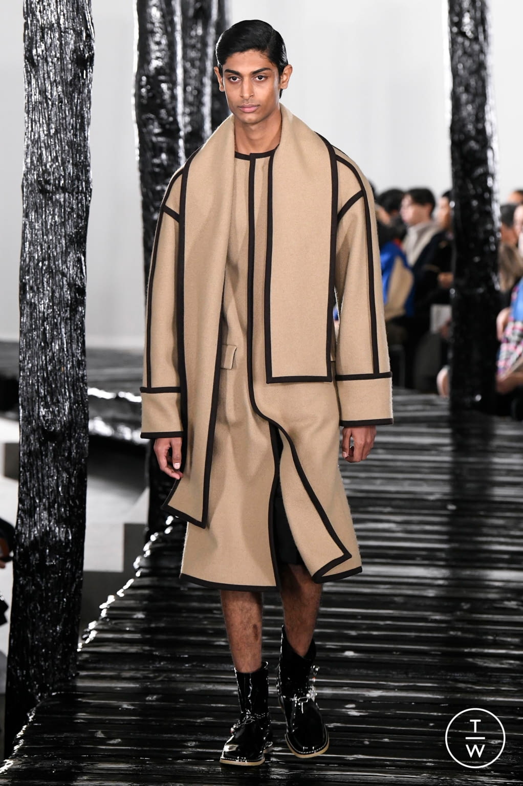 Fashion Week Paris Fall/Winter 2020 look 11 from the Loewe collection 男装