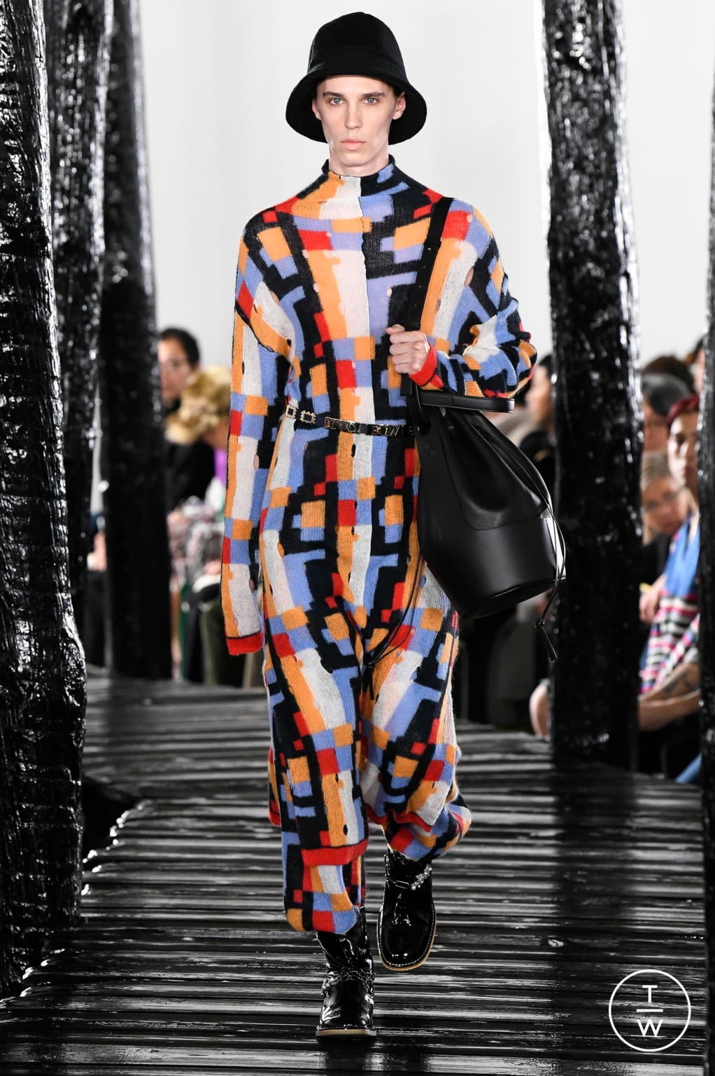Fashion Week Paris Fall/Winter 2020 look 17 de la collection Loewe menswear