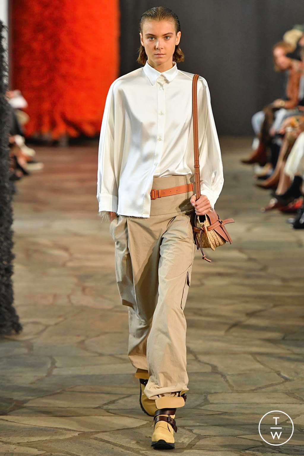 Fashion Week Paris Spring/Summer 2019 look 5 from the Loewe collection womenswear