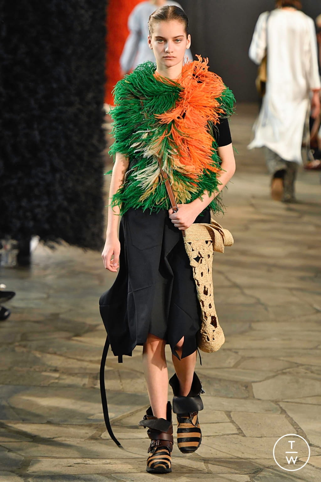 Fashion Week Paris Spring/Summer 2019 look 9 from the Loewe collection womenswear