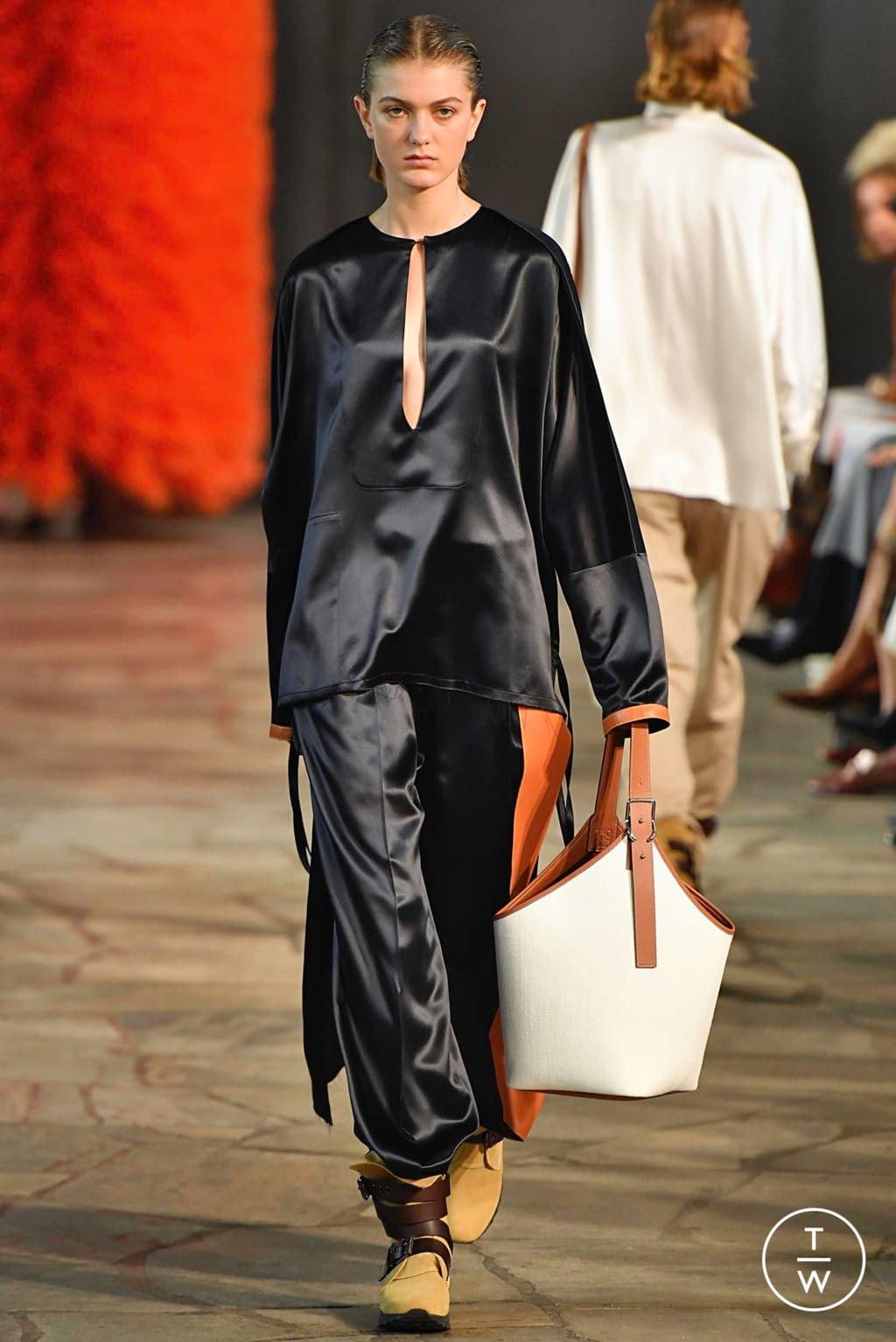 Fashion Week Paris Spring/Summer 2019 look 12 from the Loewe collection womenswear