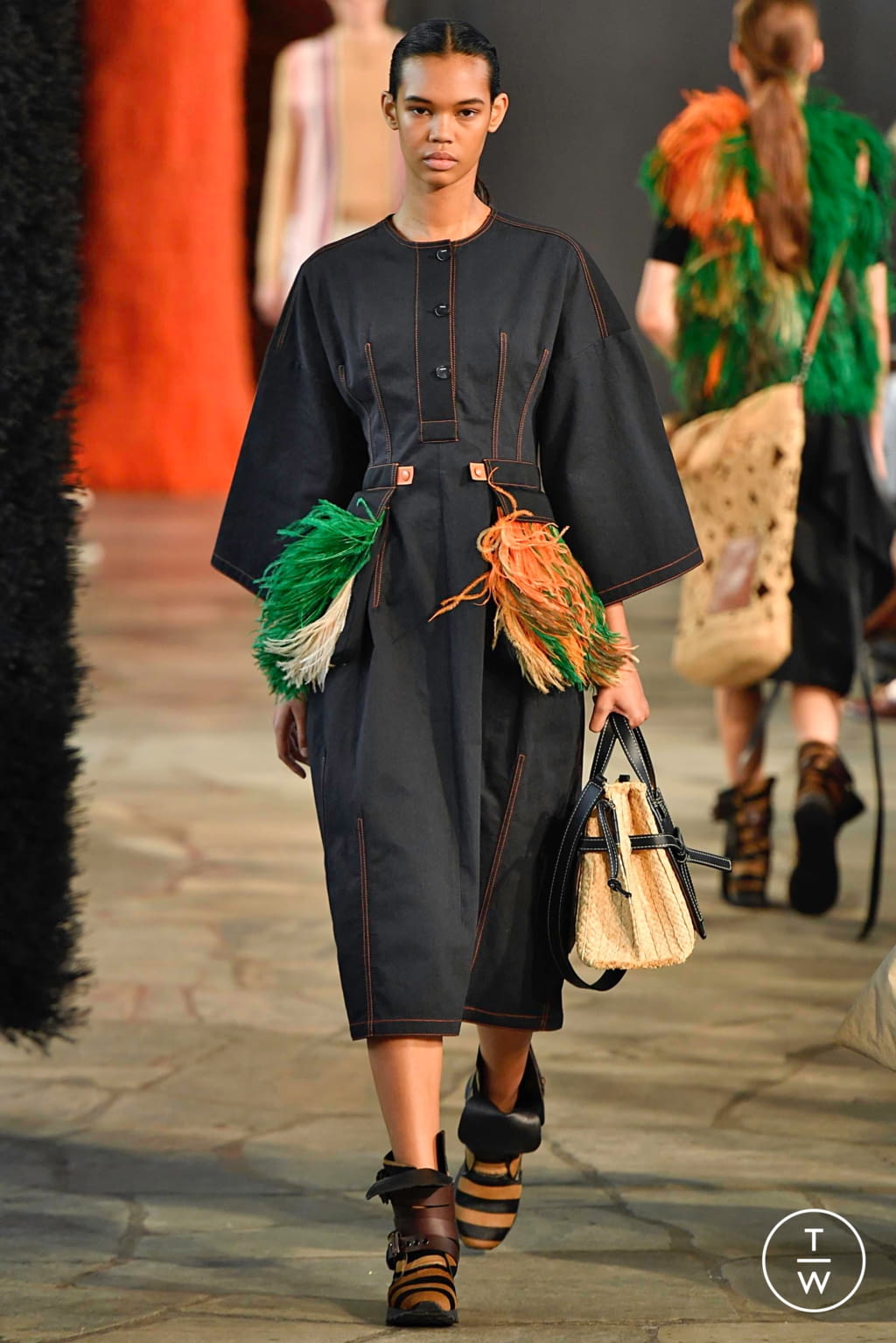 Fashion Week Paris Spring/Summer 2019 look 17 from the Loewe collection womenswear