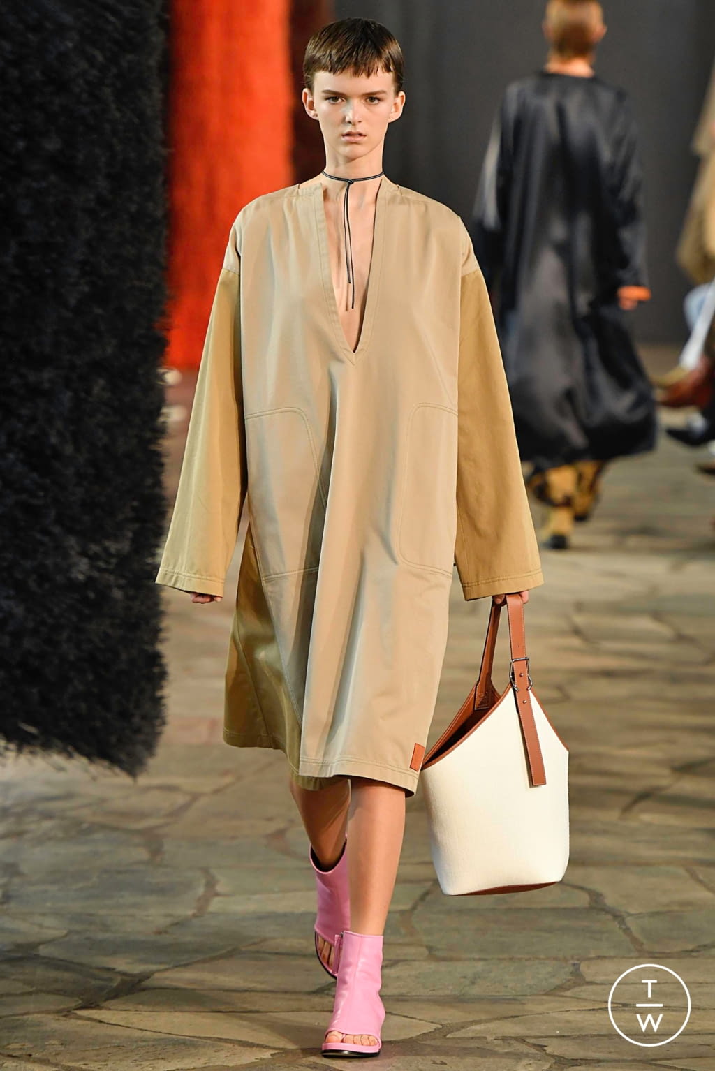 Fashion Week Paris Spring/Summer 2019 look 19 from the Loewe collection womenswear