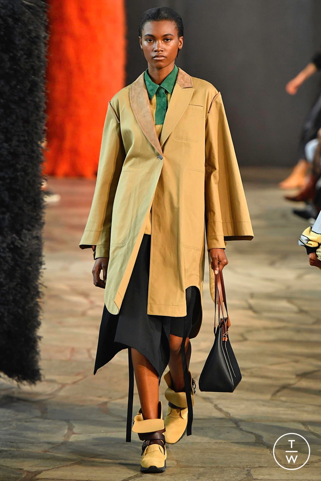 Fashion Week Paris Spring/Summer 2019 look 32 from the Loewe collection womenswear