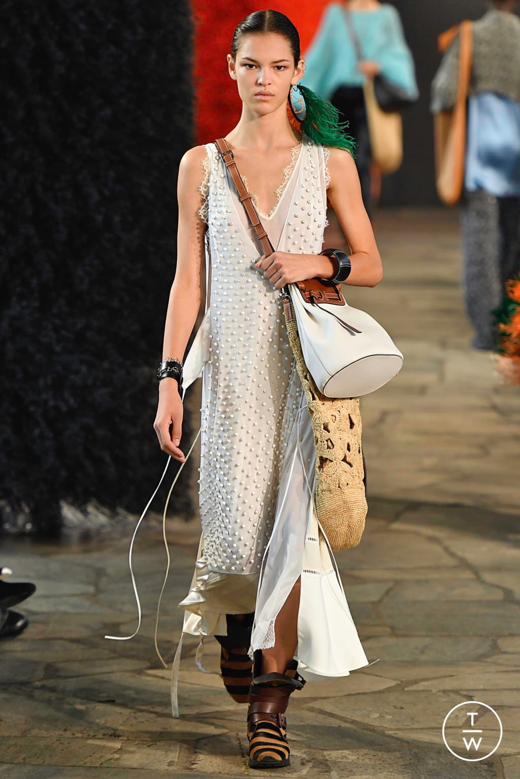 Fashion Week Paris Spring/Summer 2019 look 37 from the Loewe collection womenswear