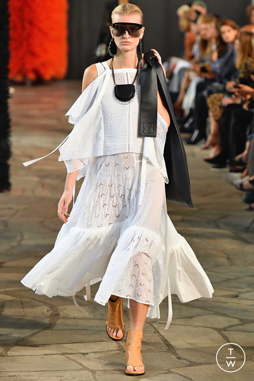 Fashion Week Paris Spring/Summer 2019 look 52 from the Loewe collection womenswear