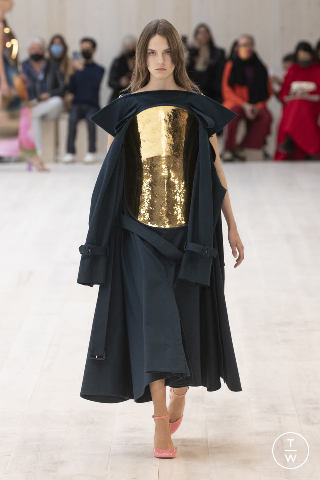 Fashion Week Paris Spring/Summer 2022 look 10 from the Loewe collection womenswear