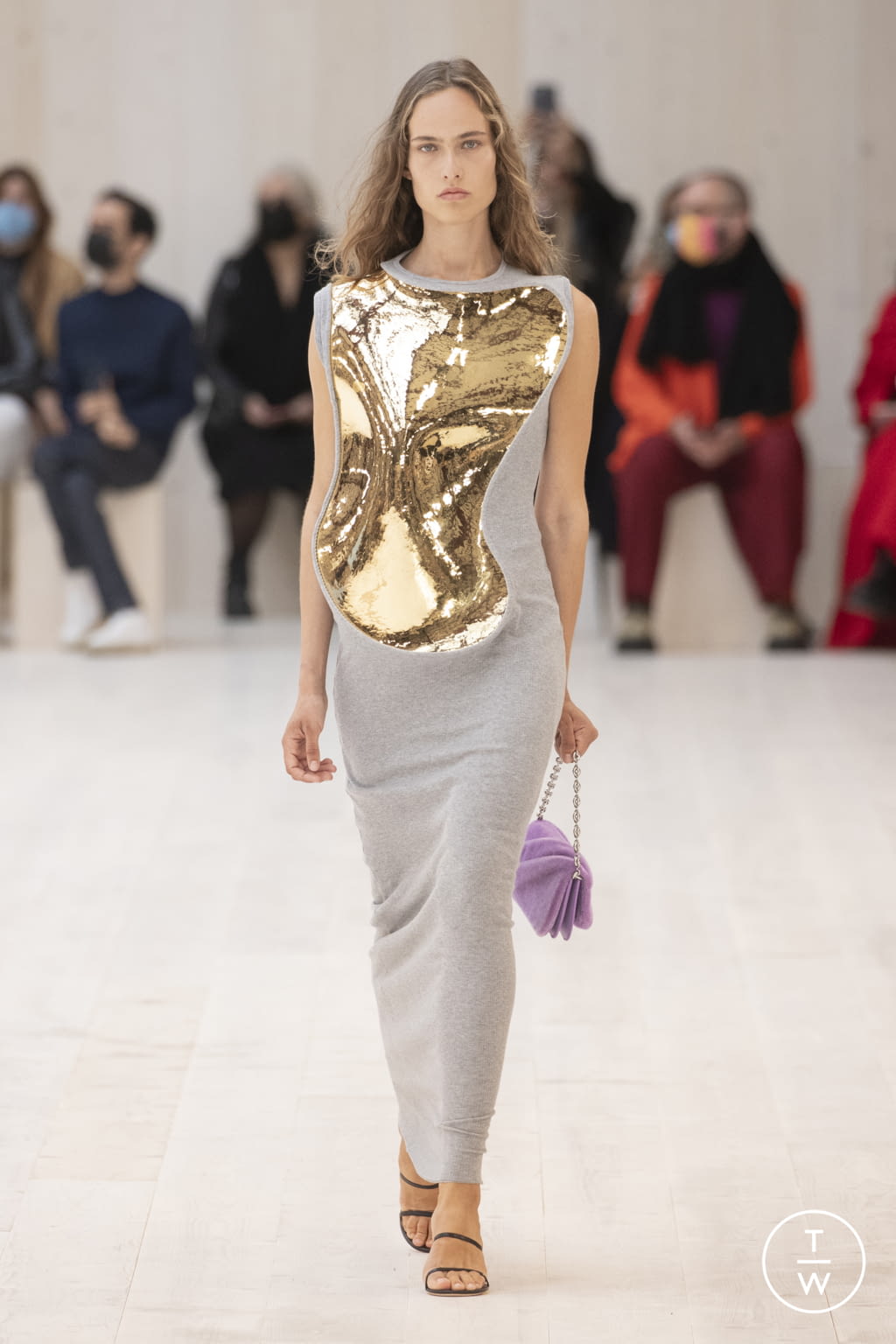 Fashion Week Paris Spring/Summer 2022 look 15 from the Loewe collection womenswear