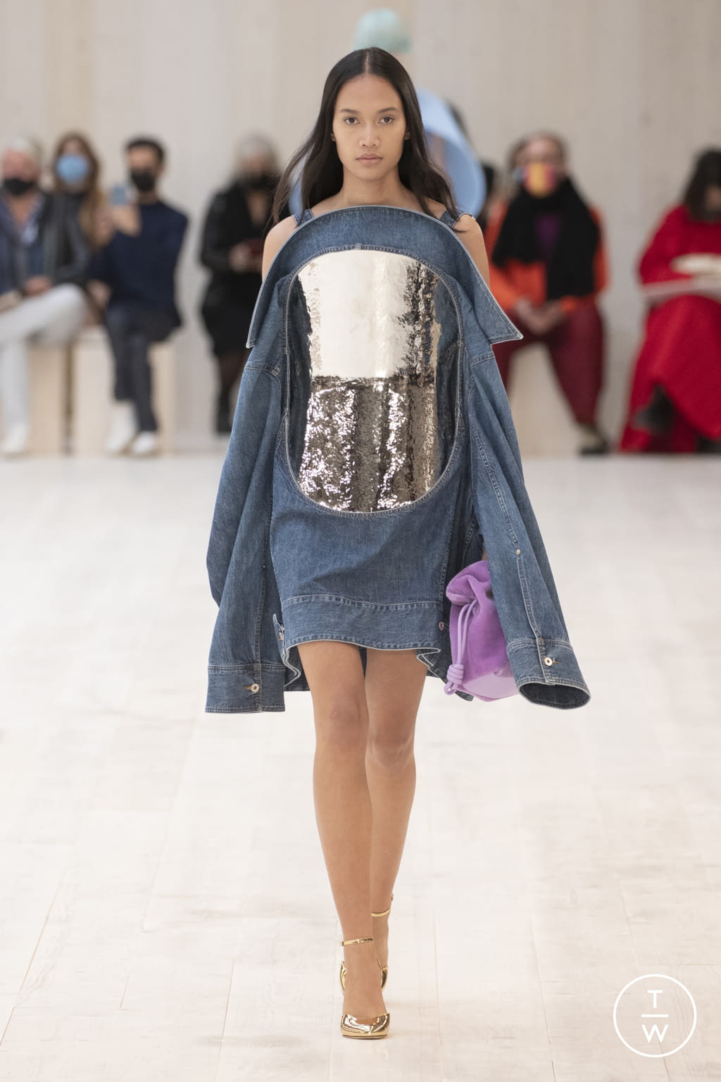 Fashion Week Paris Spring/Summer 2022 look 16 de la collection Loewe womenswear