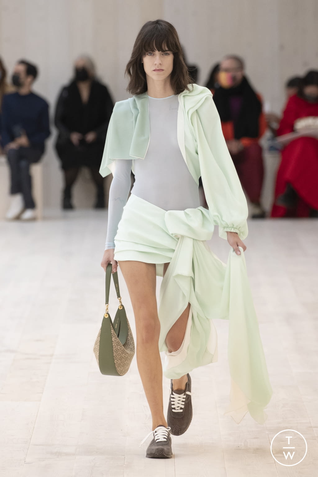 Fashion Week Paris Spring/Summer 2022 look 21 from the Loewe collection womenswear