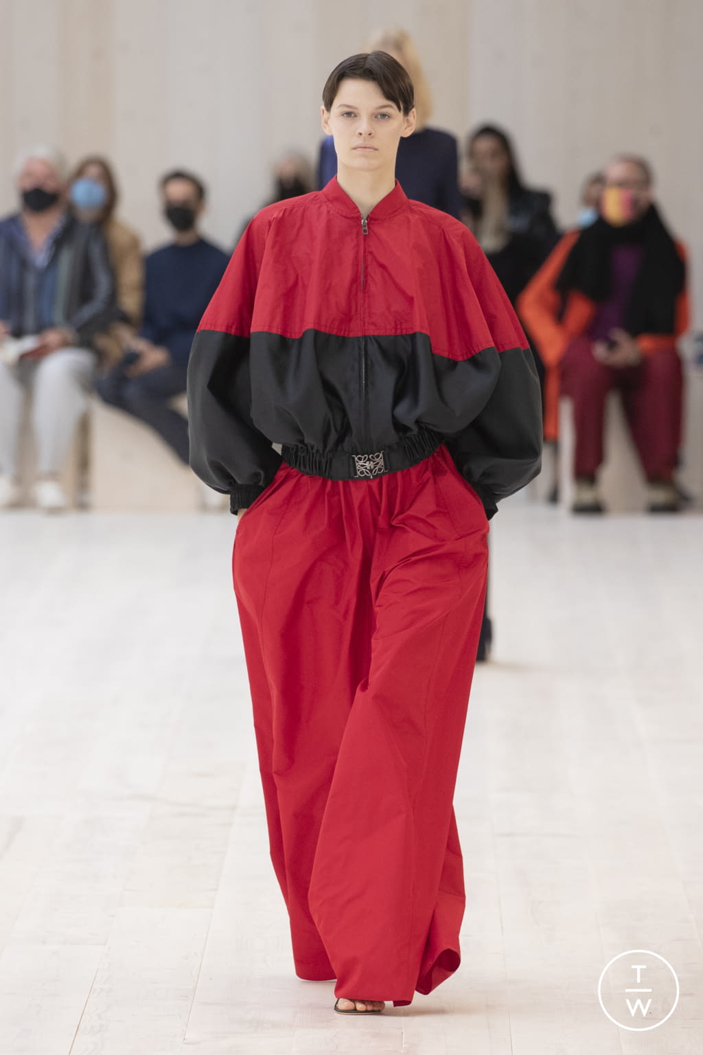 Fashion Week Paris Spring/Summer 2022 look 35 de la collection Loewe womenswear