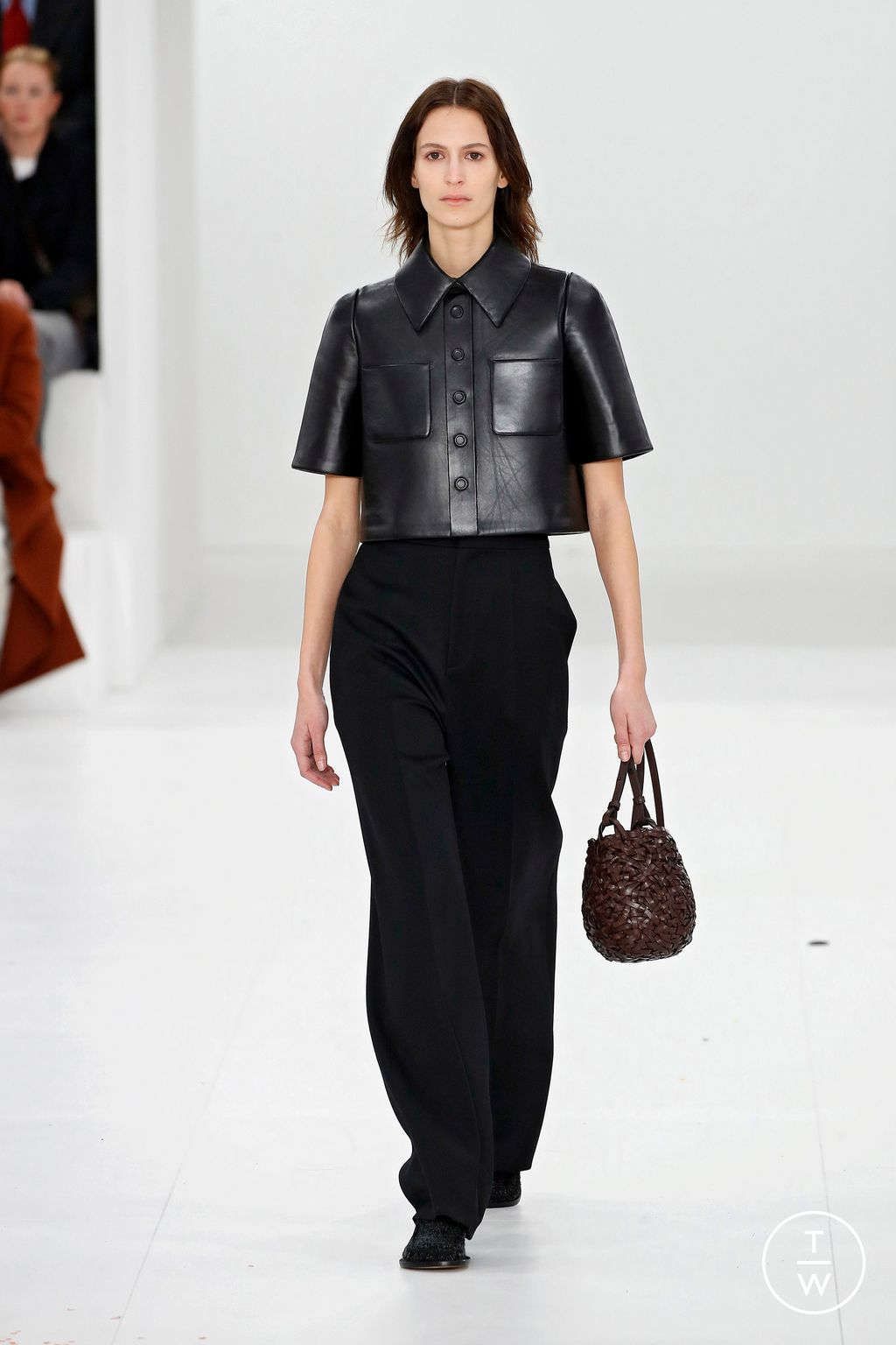 Fashion Week Paris Fall/Winter 2023 look 37 from the Loewe collection womenswear