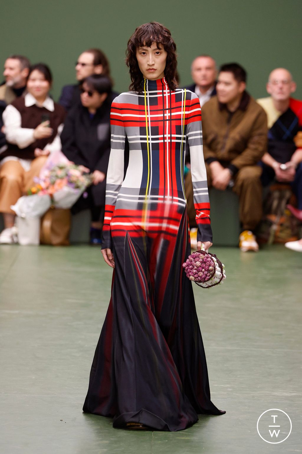 Fashion Week Paris Fall/Winter 2024 look 21 from the Loewe collection 女装