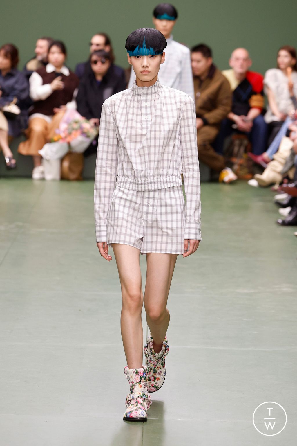 Fashion Week Paris Fall/Winter 2024 look 35 from the Loewe collection 女装