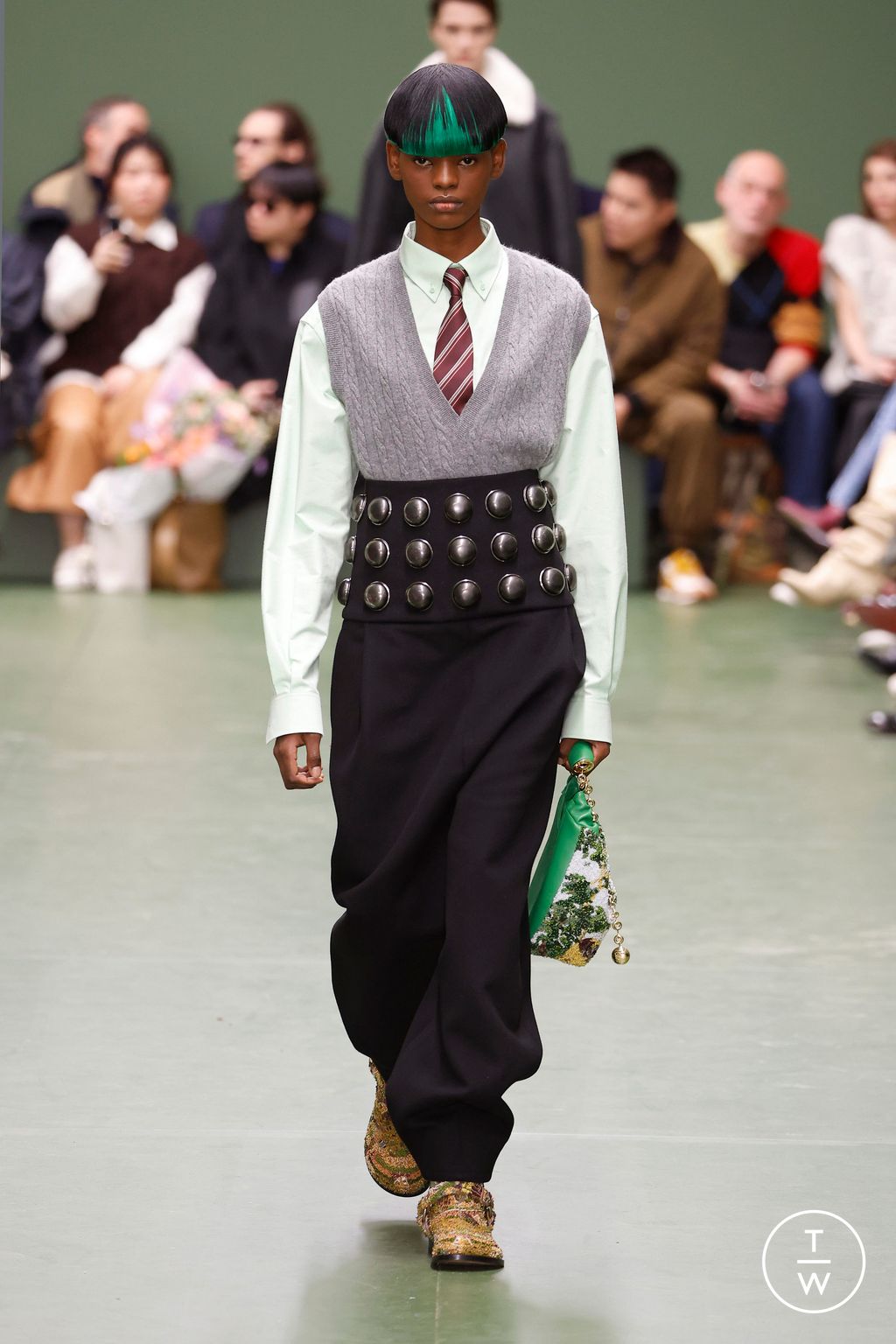 Fashion Week Paris Fall/Winter 2024 look 48 from the Loewe collection womenswear