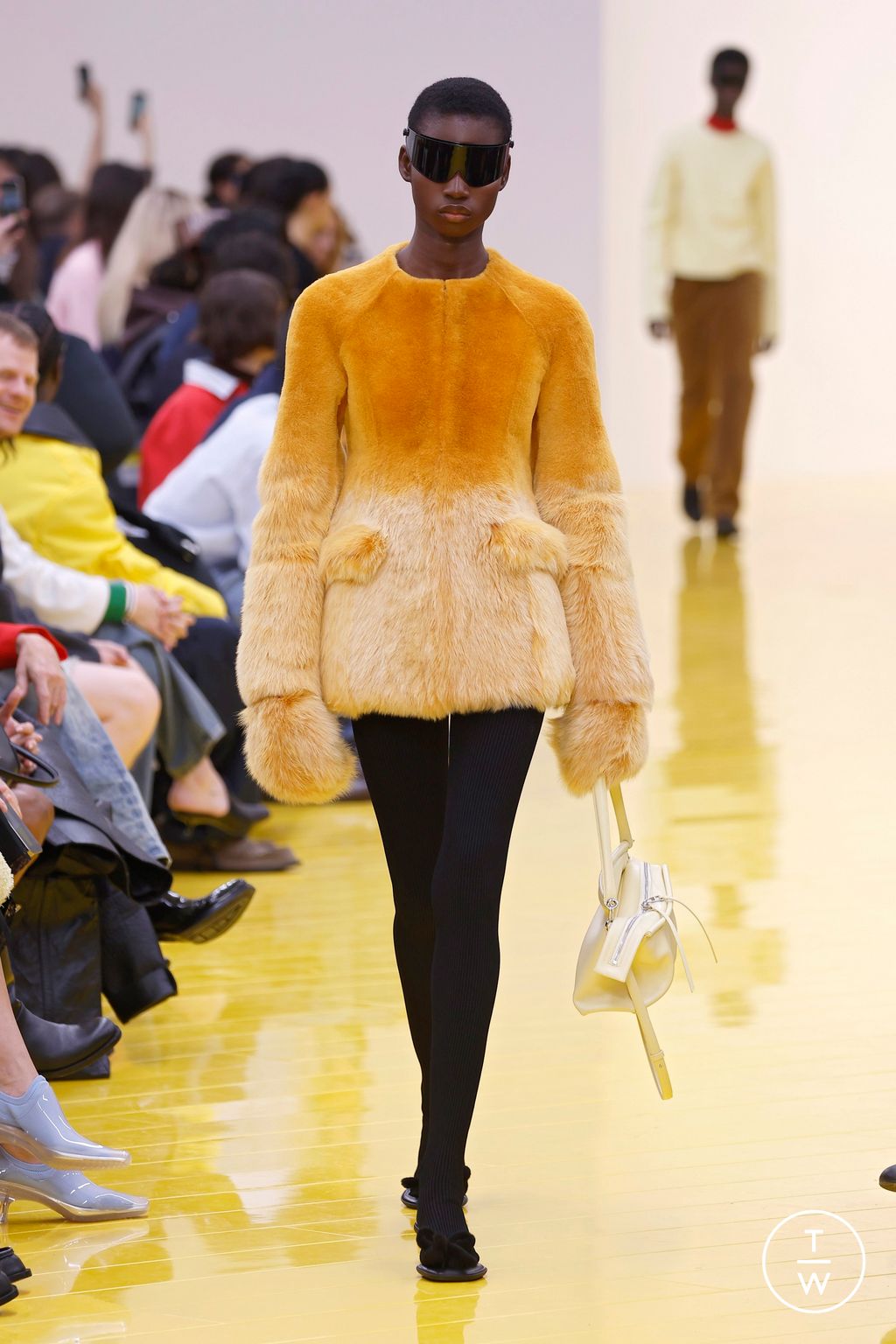 Fashion Week Paris Fall/Winter 2026 look 2 from the Loewe collection womenswear