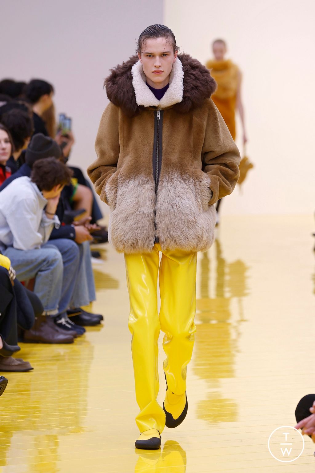 Fashion Week Paris Fall/Winter 2026 look 5 from the Loewe collection 女装