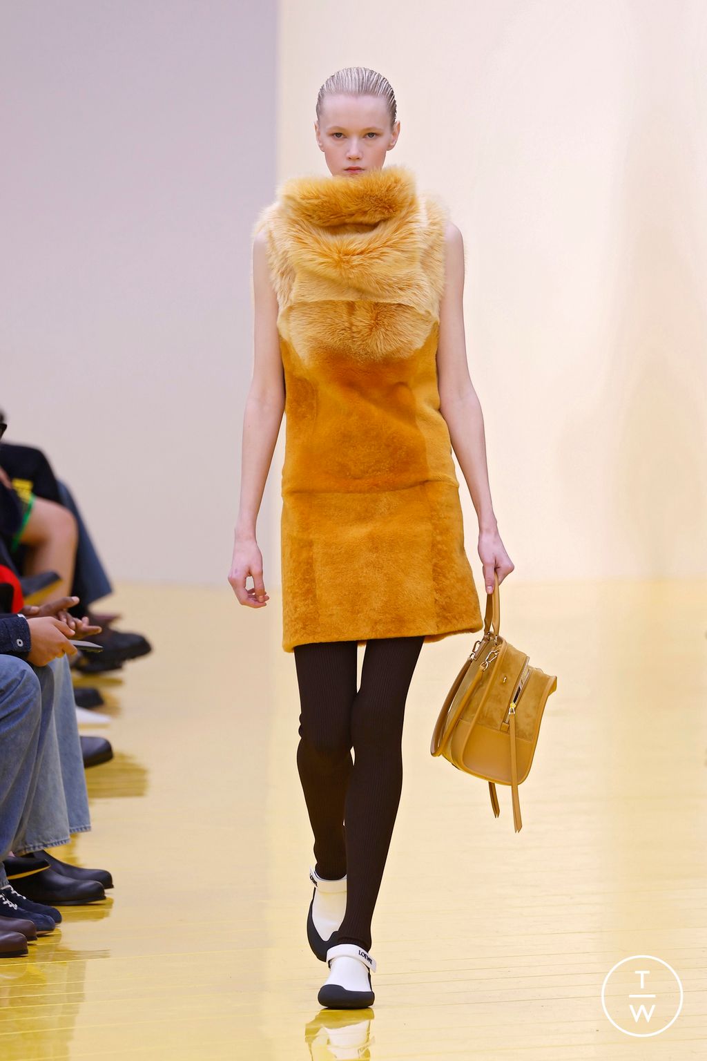 Fashion Week Paris Fall/Winter 2026 look 6 from the Loewe collection womenswear