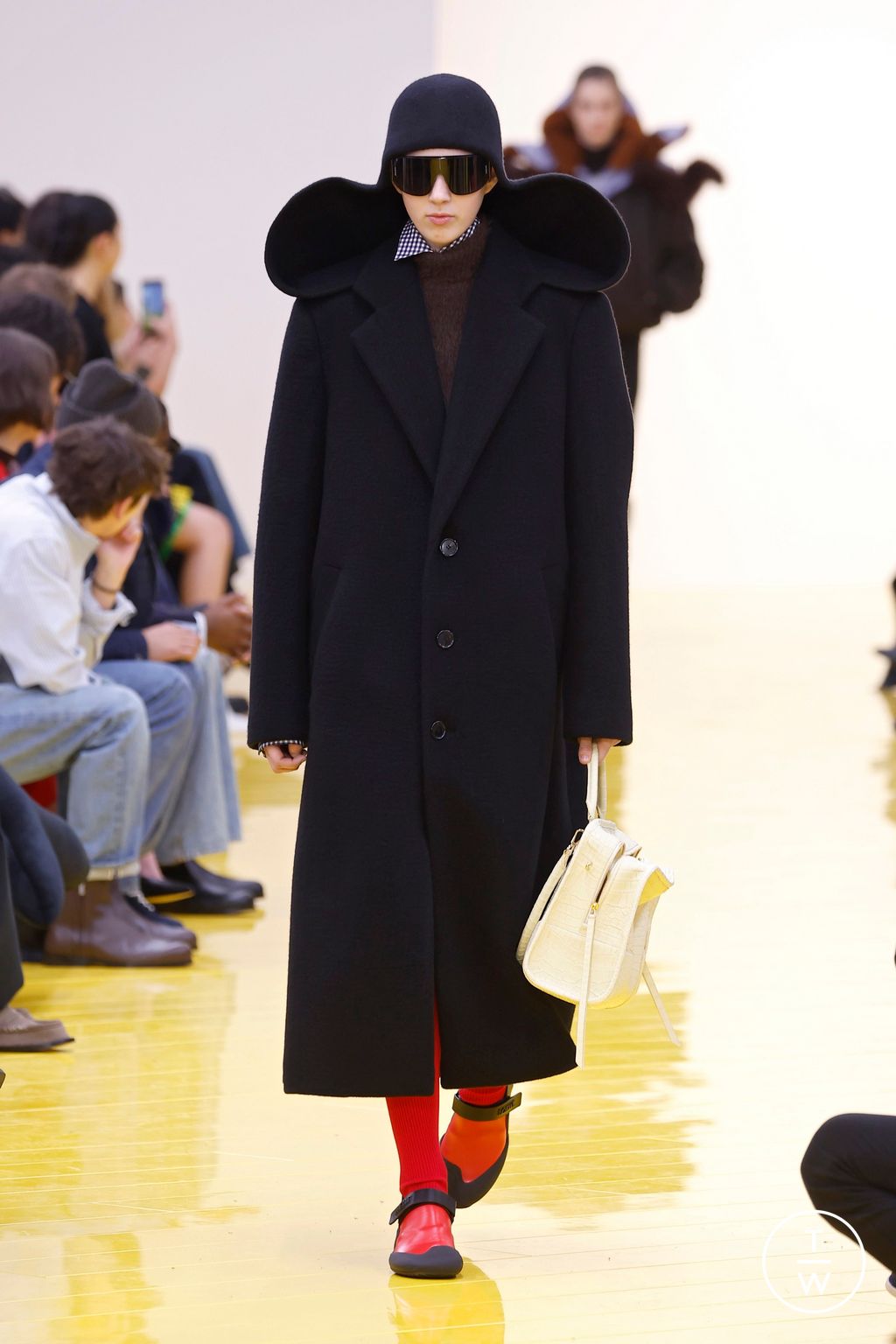 Fashion Week Paris Fall/Winter 2026 look 26 from the Loewe collection womenswear