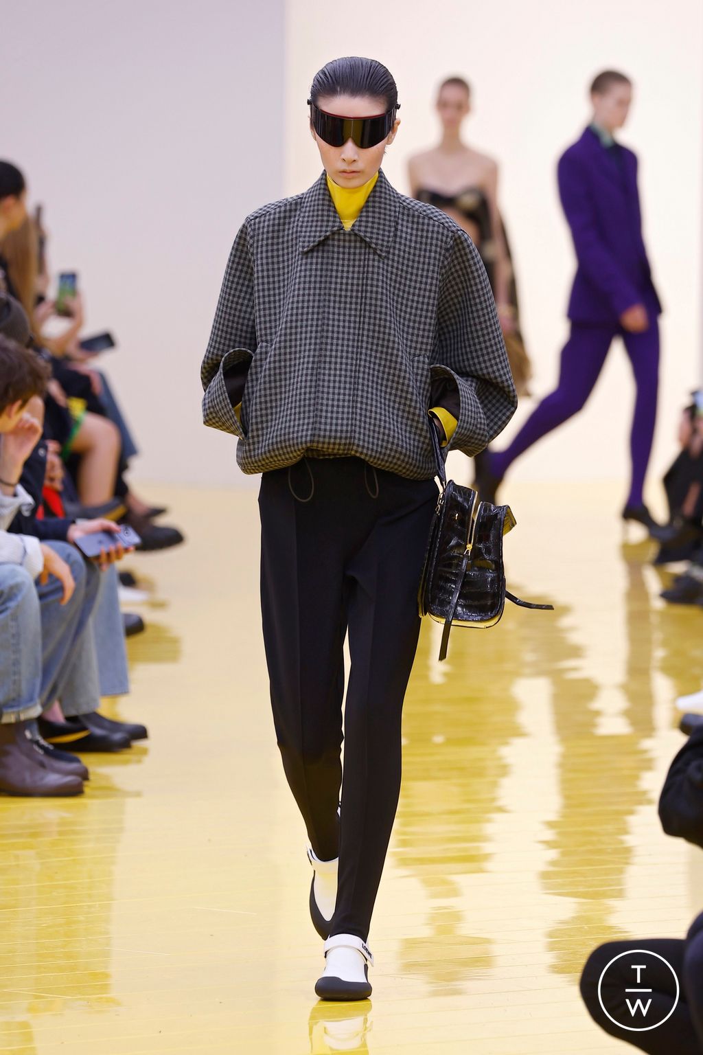 Fashion Week Paris Fall/Winter 2026 look 42 from the Loewe collection womenswear