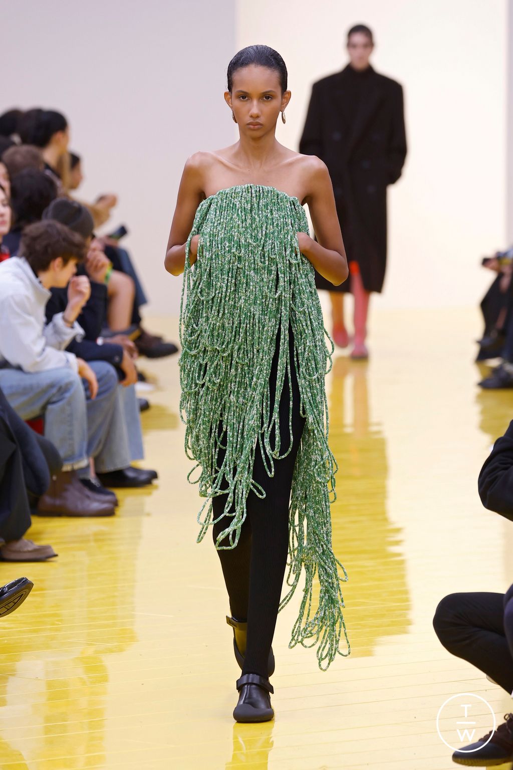 Fashion Week Paris Fall/Winter 2026 look 54 from the Loewe collection womenswear