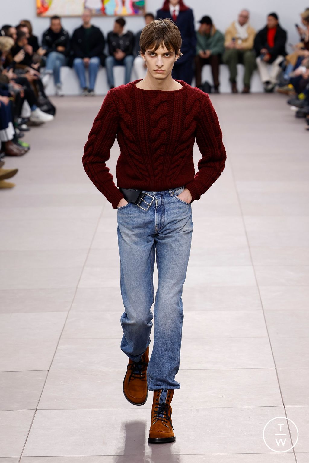 Fashion Week Paris Fall/Winter 2024 look 36 from the Loewe collection 男装