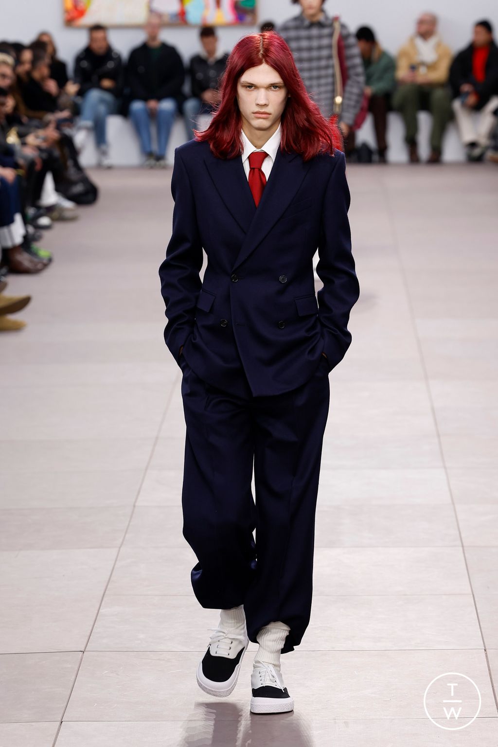 Fashion Week Paris Fall/Winter 2024 look 37 from the Loewe collection menswear