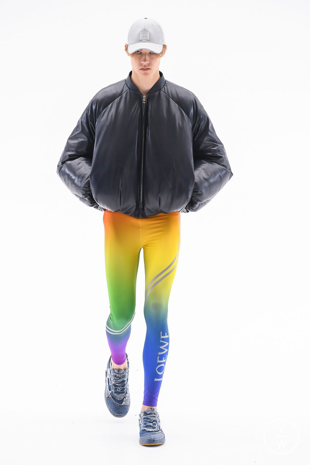 Fashion Week Paris Spring/Summer 2023 look 41 from the Loewe collection menswear