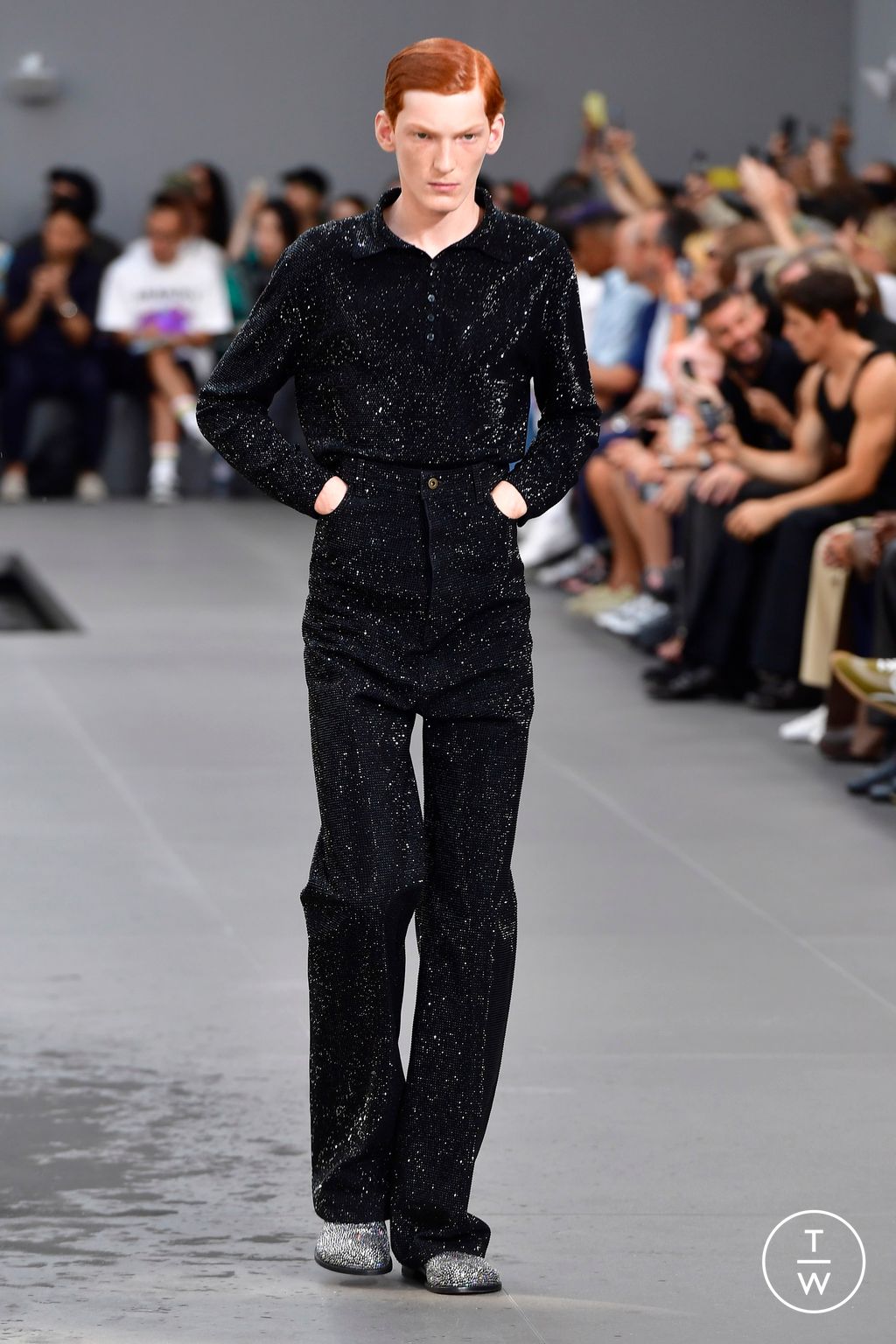 Fashion Week Paris Spring/Summer 2024 look 1 de la collection Loewe menswear