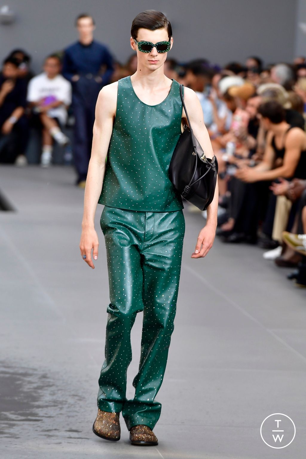 Fashion Week Paris Spring/Summer 2024 look 22 from the Loewe collection menswear