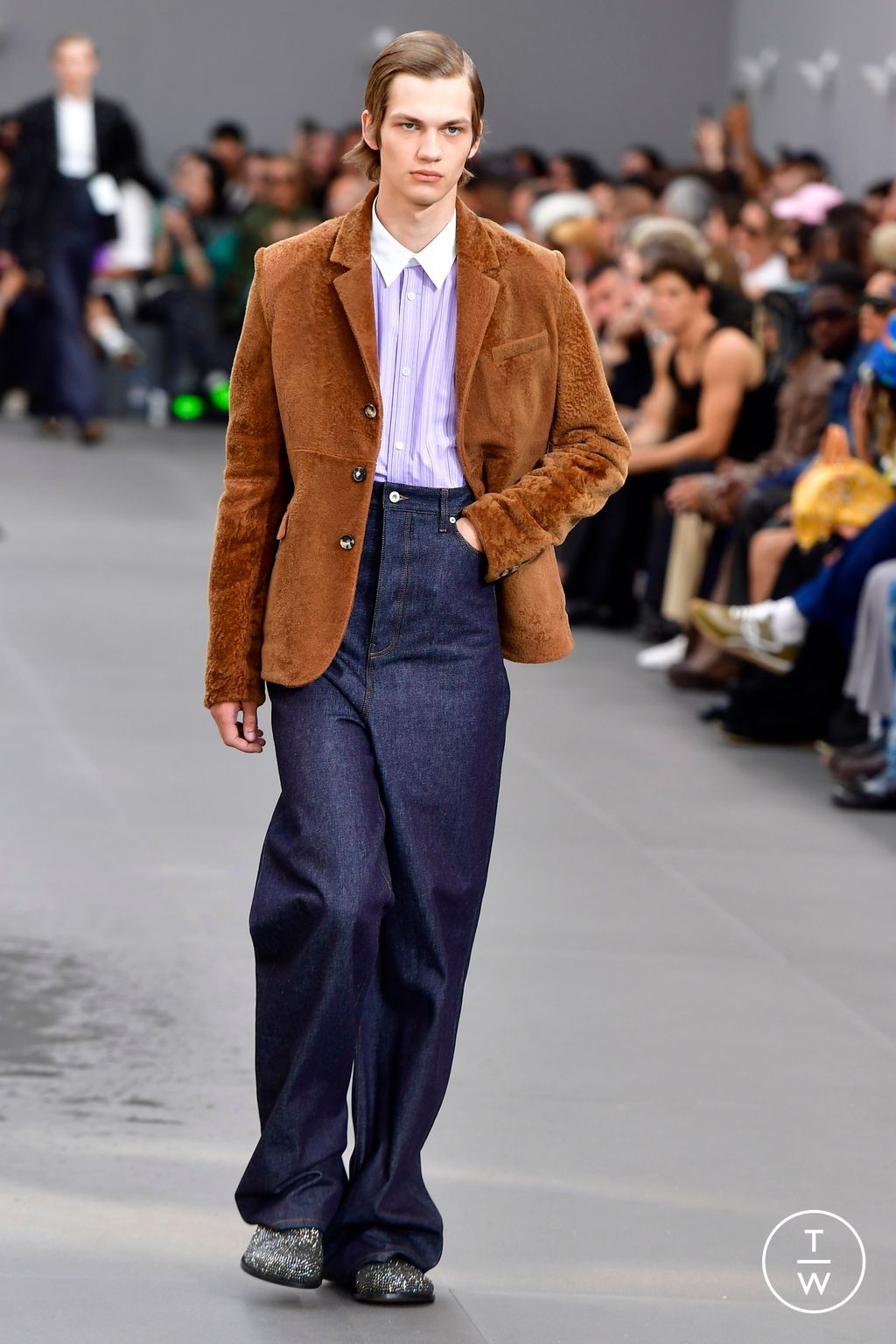 Fashion Week Paris Spring/Summer 2024 look 27 from the Loewe collection menswear