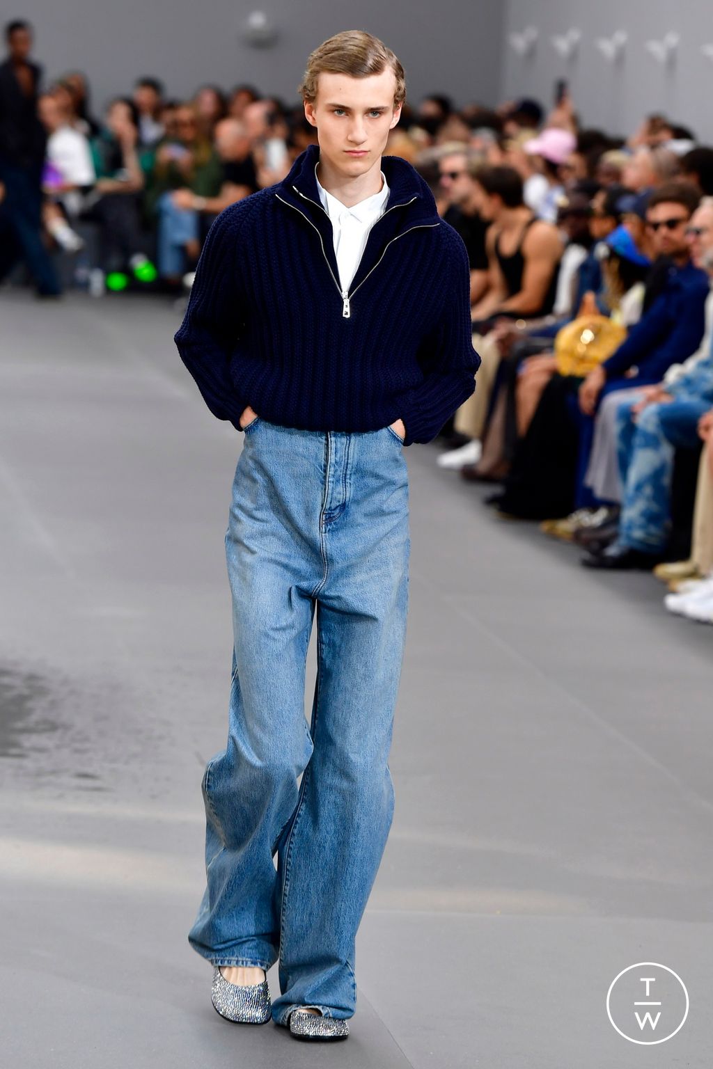 Fashion Week Paris Spring/Summer 2024 look 41 from the Loewe collection menswear