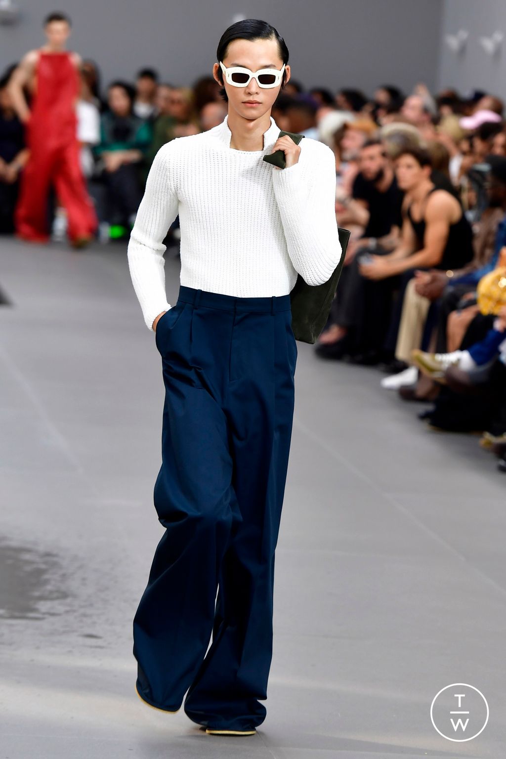 Fashion Week Paris Spring/Summer 2024 look 48 de la collection Loewe menswear