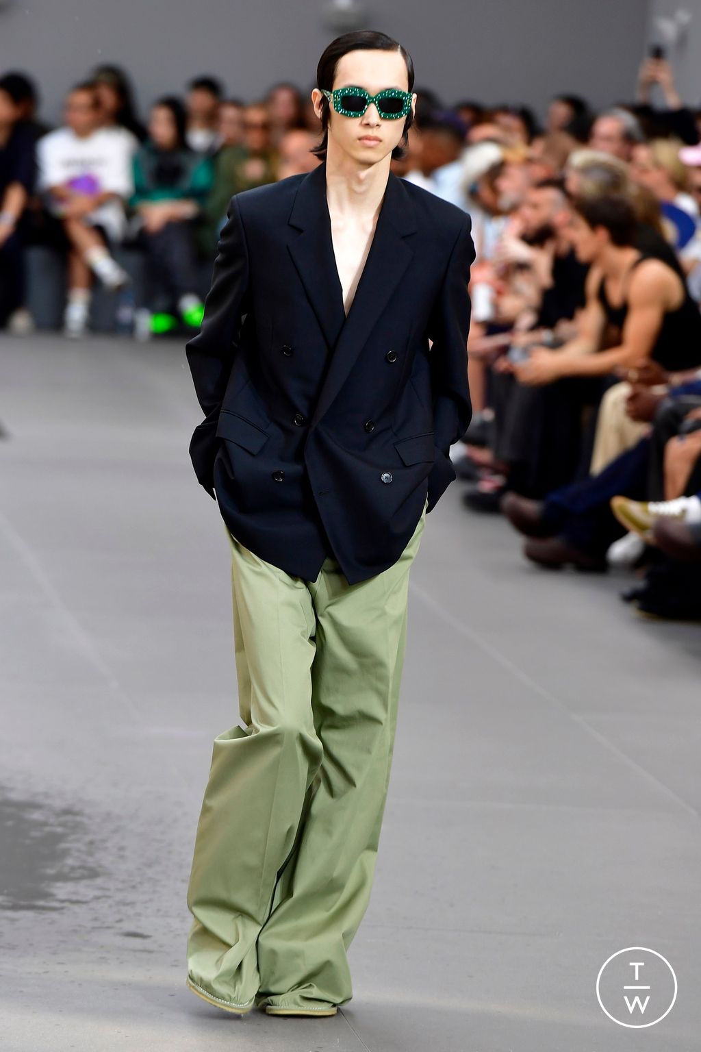 Fashion Week Paris Spring/Summer 2024 look 51 from the Loewe collection menswear