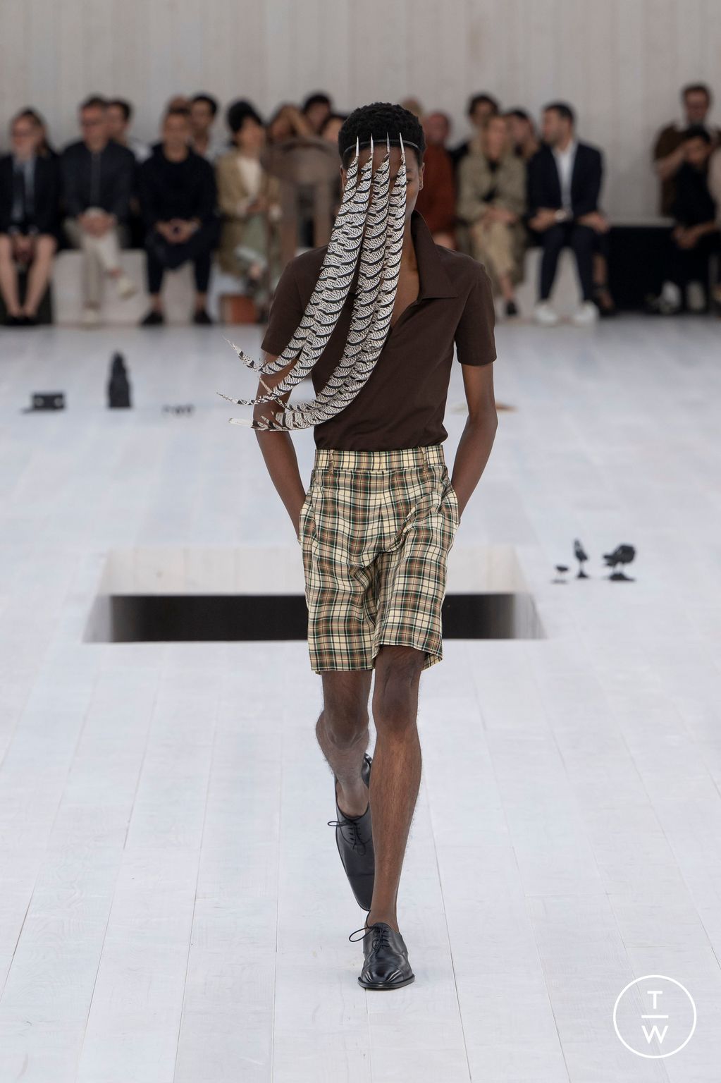 Fashion Week Paris Spring-Summer 2025 look 47 from the Loewe collection menswear