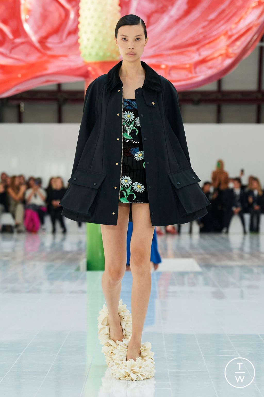 Fashion Week Paris Spring/Summer 2023 look 15 from the Loewe collection womenswear