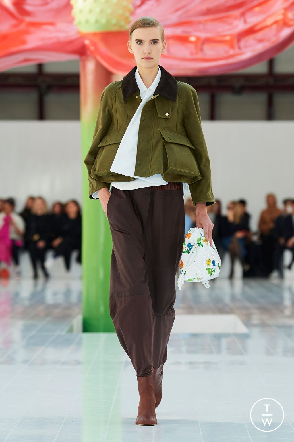 Fashion Week Paris Spring/Summer 2023 look 49 from the Loewe collection womenswear
