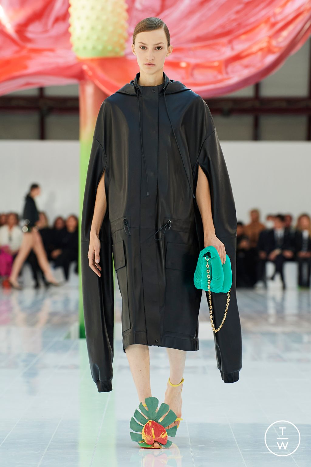 Fashion Week Paris Spring/Summer 2023 look 50 from the Loewe collection womenswear