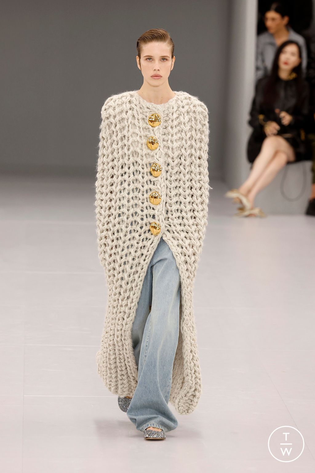 Fashion Week Paris Spring/Summer 2024 look 1 de la collection Loewe womenswear