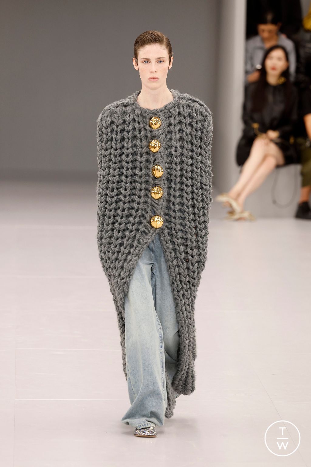 Fashion Week Paris Spring/Summer 2024 look 2 from the Loewe collection 女装